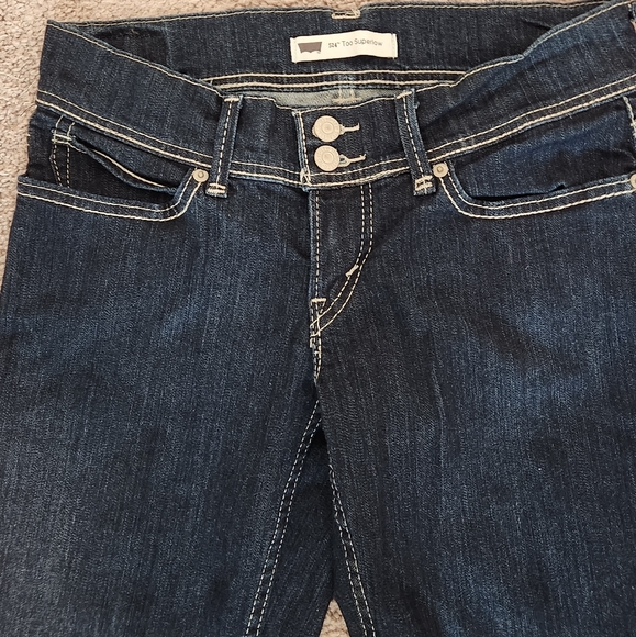 Levi's Stylish Dark Blue Flare Women's Jeans - Picture 3 of 6